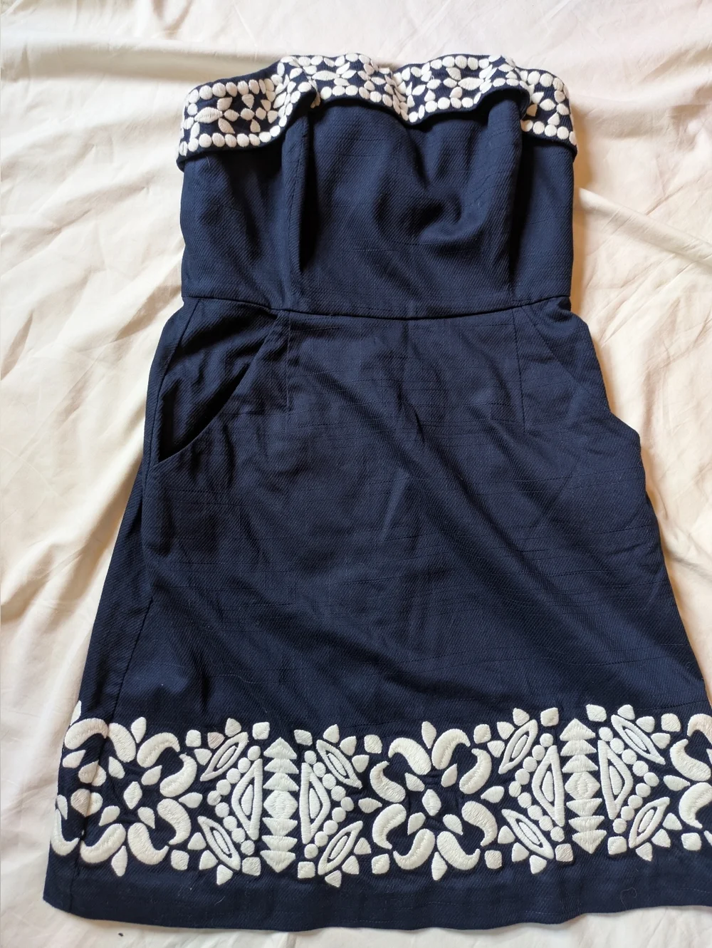 vineyard vines dresses What's better then one Smocked Sconset Maxi Dress? Two! Shop the cutest summer here in OB!! #vineyardvines #edsftg #oakbluffsmarthasvineyard #coastalstyle #MV #marthasvineyard #oakbluffs #summerstyle #womensfashion Round neck Vineyard Vines Women's Margo Dress